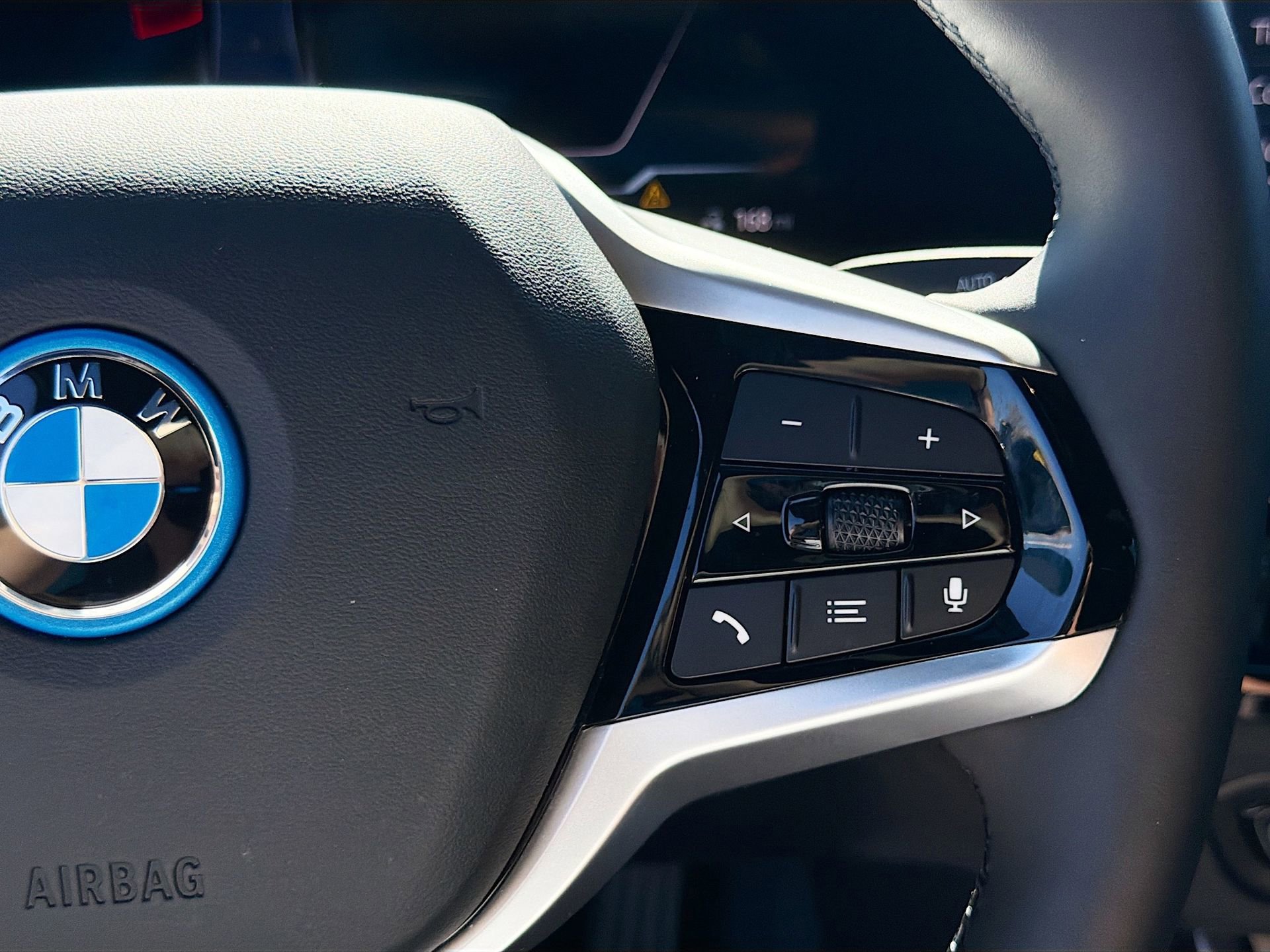 Used 2025 BMW i4 eDrive40 w/ Premium Package image 39