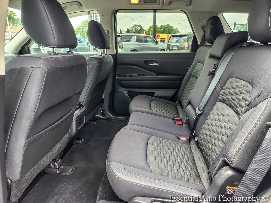 Used 2022 Nissan Pathfinder SV AWD/4WD image 9