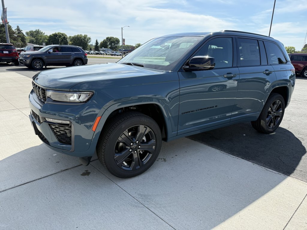 New 2027 Jeep Grand Cherokee Limited AWD/4WD image 4