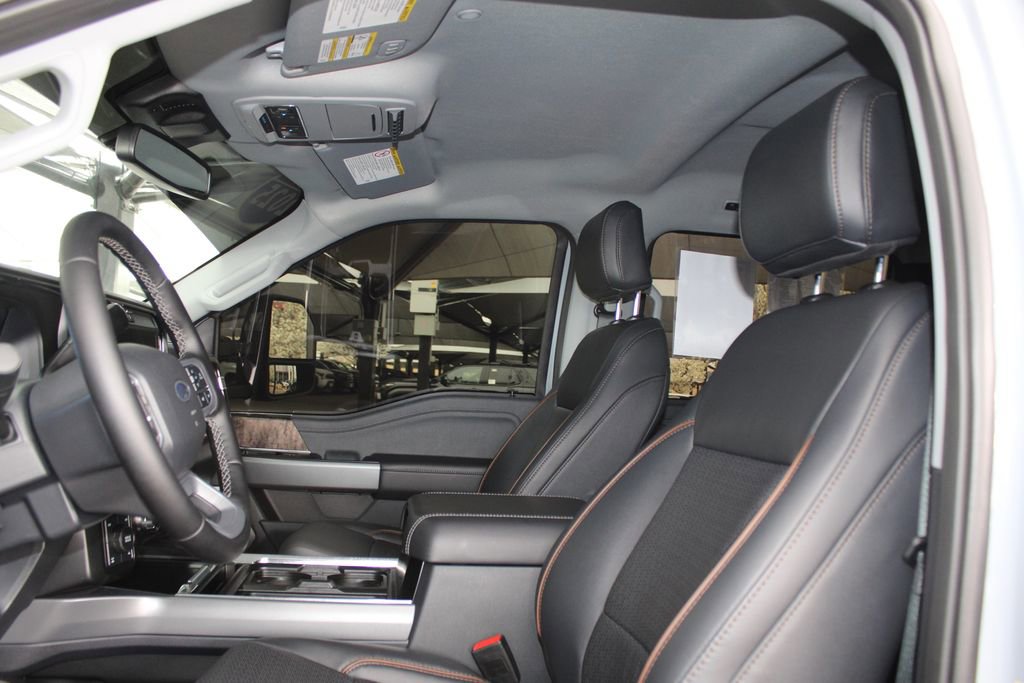 Used 2025 Ford F250 Lariat w/ FX4 Off-Road Package image 6