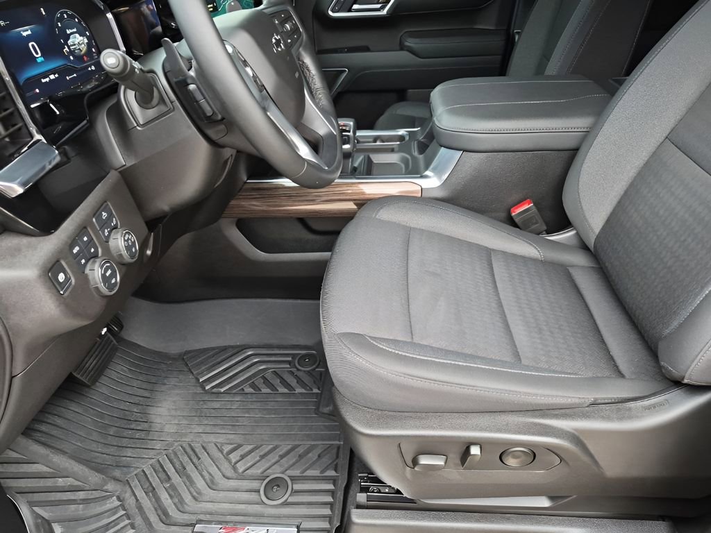Used 2025 Chevrolet Silverado 1500 RST image 32