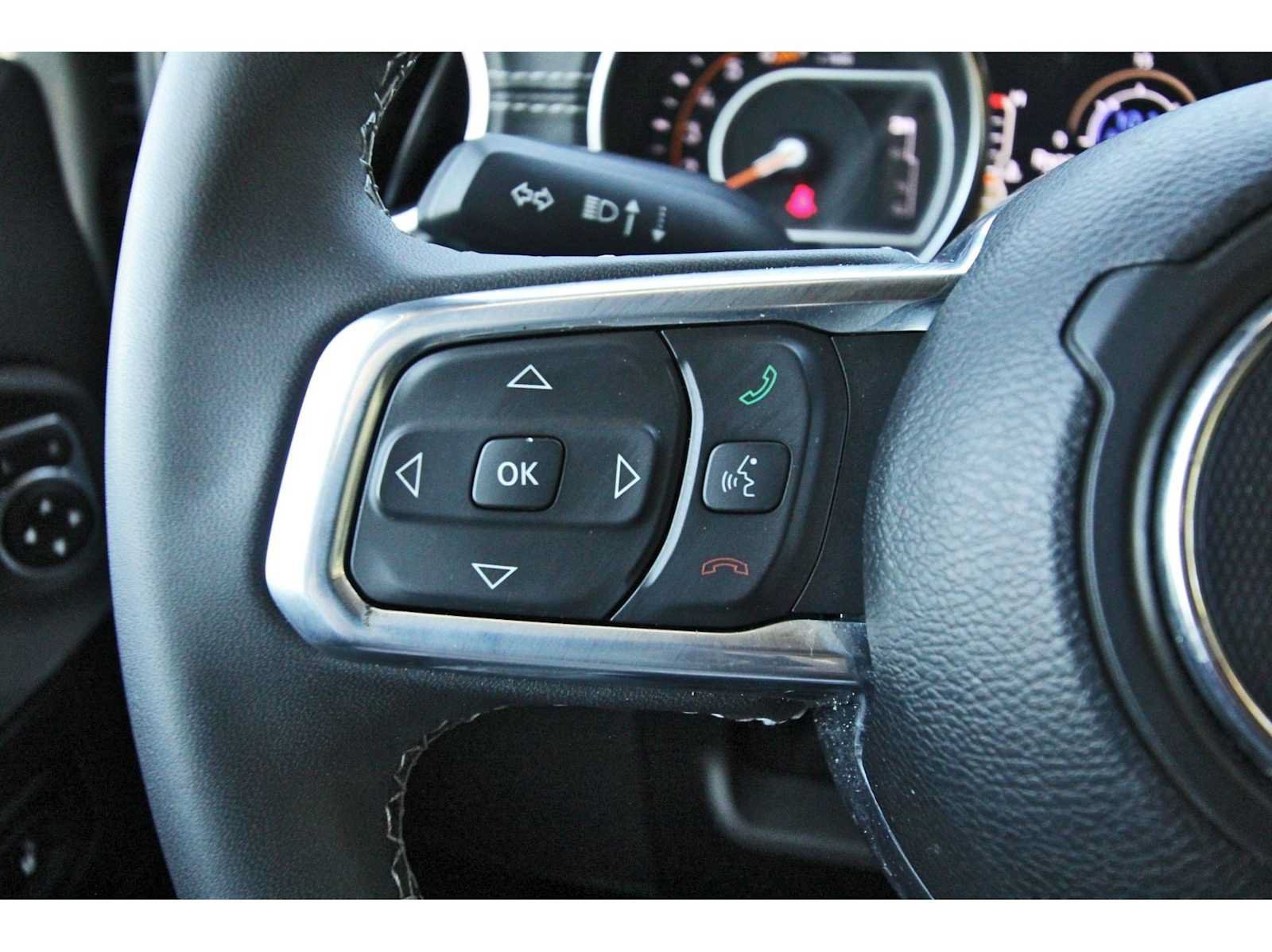 Used 2023 Jeep Wrangler Unlimited Sahara w/ LED Lighting Group AWD/4WD image 14