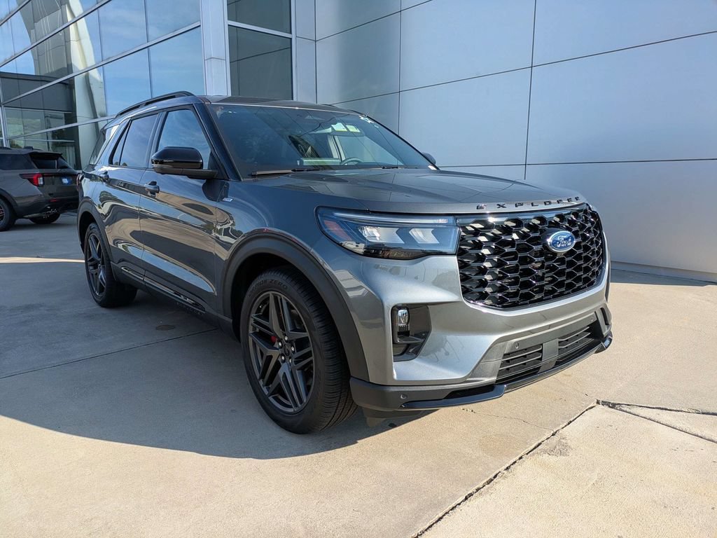 New 2026 Ford Explorer ST-Line w/ ST-Line Street Pack RWD image 2
