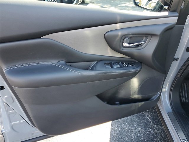 Certified 2024 Nissan Murano SV w/ SV Midnight Edition Package image 11