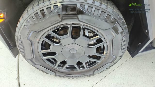 Used 2024 Tesla Cybertruck AWD Crew Cab image 52