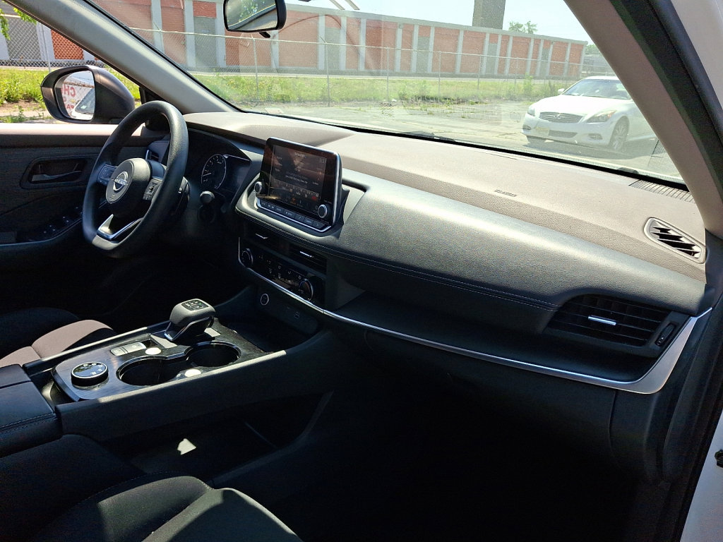 Used 2023 Nissan Rogue S AWD/4WD image 11