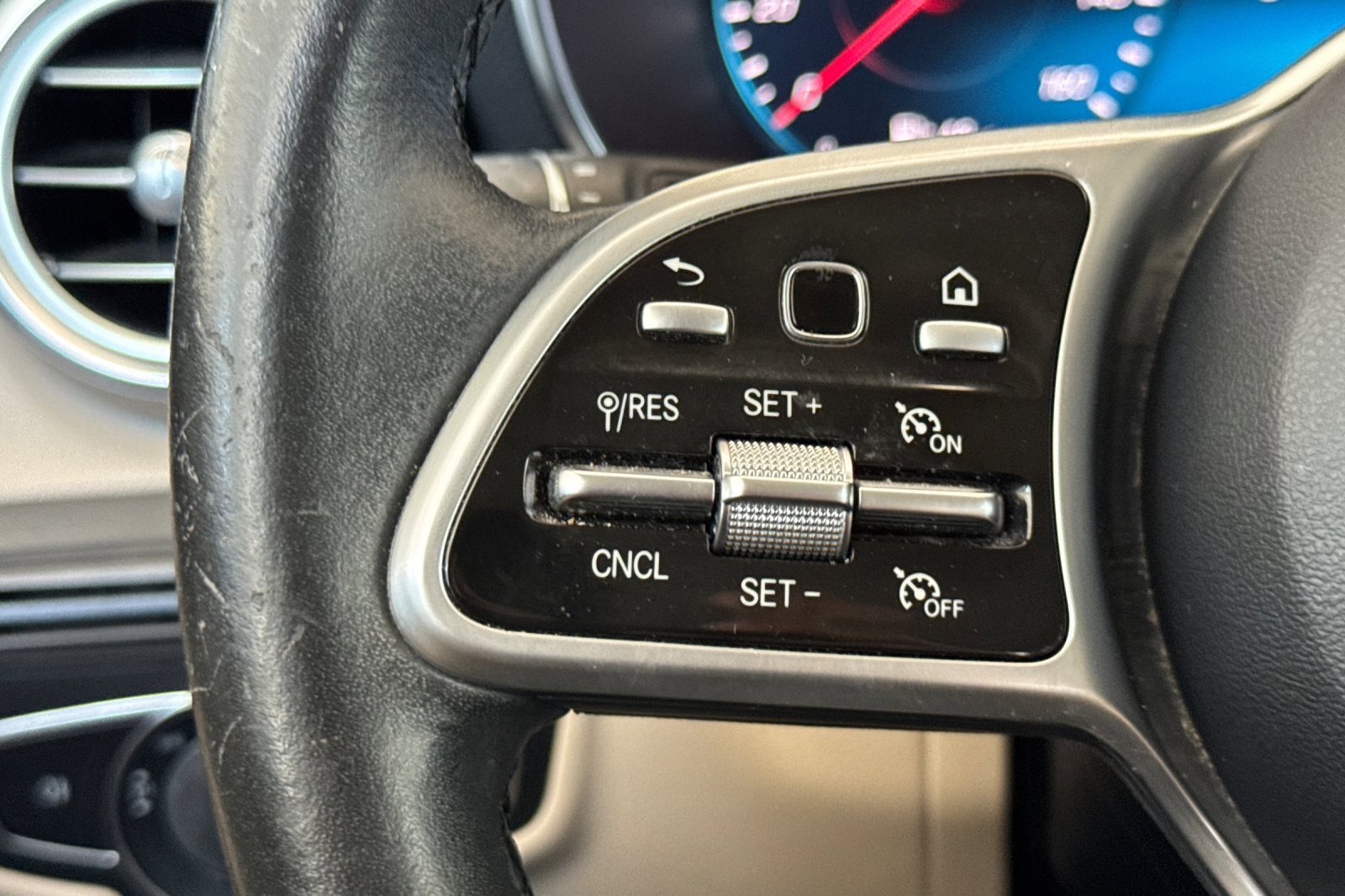 Used 2022 Mercedes-Benz GLC 300 4MATIC image 26
