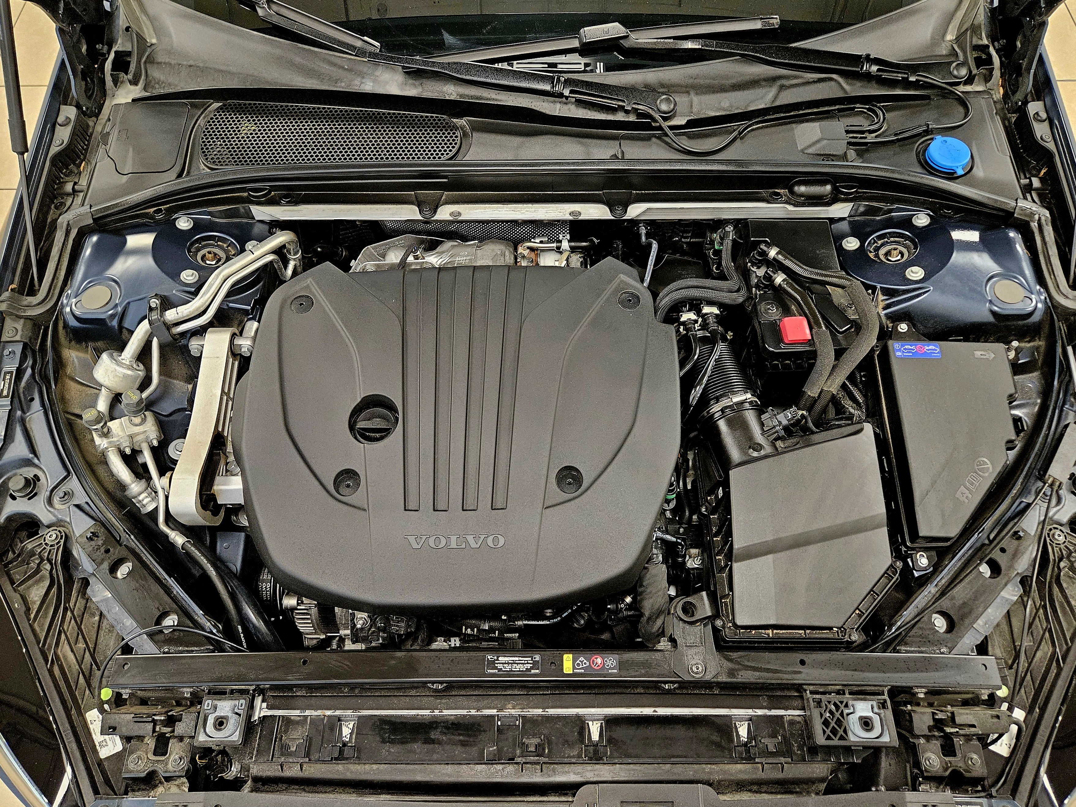 Used 2023 Volvo S60 B5 Ultimate w/ Climate Package image 36