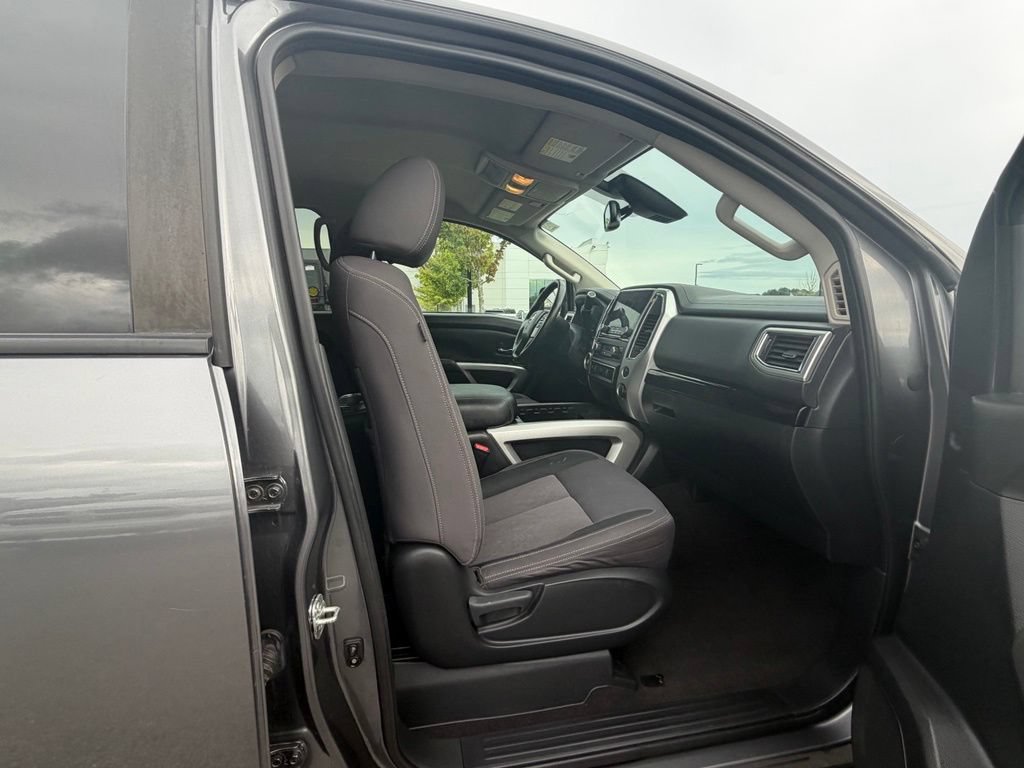 Used 2021 Nissan Titan SV w/ SV Convenience Package RWD image 39