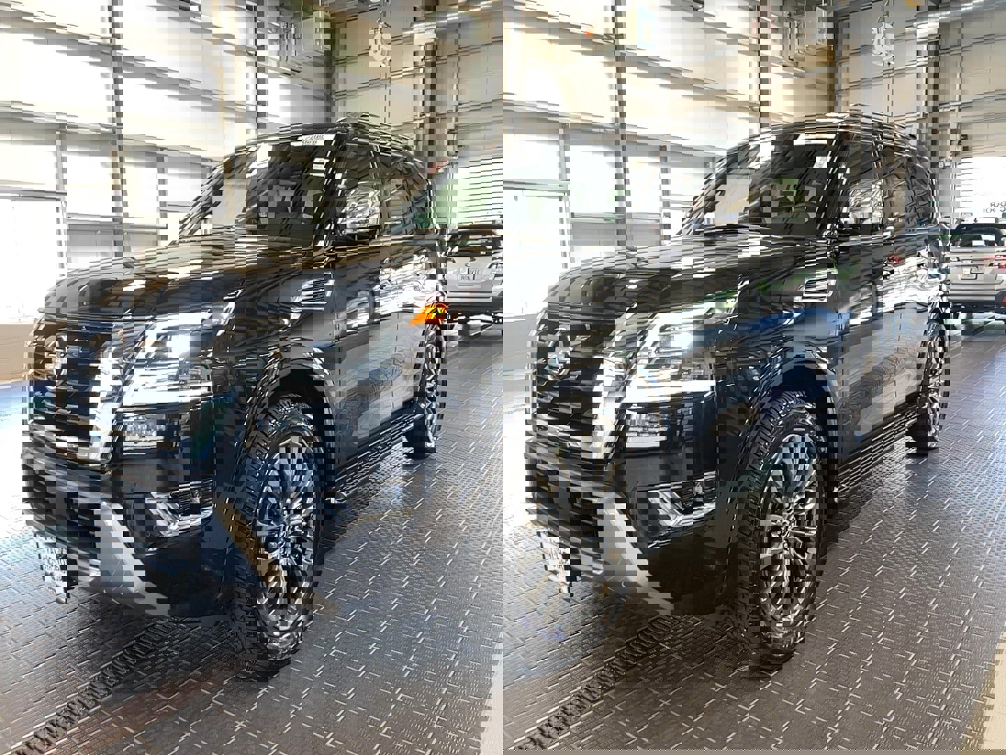 Used 2024 Nissan Armada Platinum w/ Captain's Chairs Package image 3