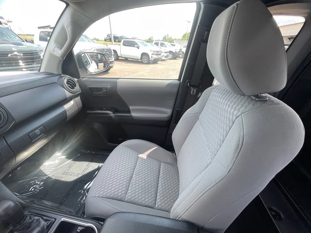 Used 2022 Toyota Tacoma SR RWD image 18