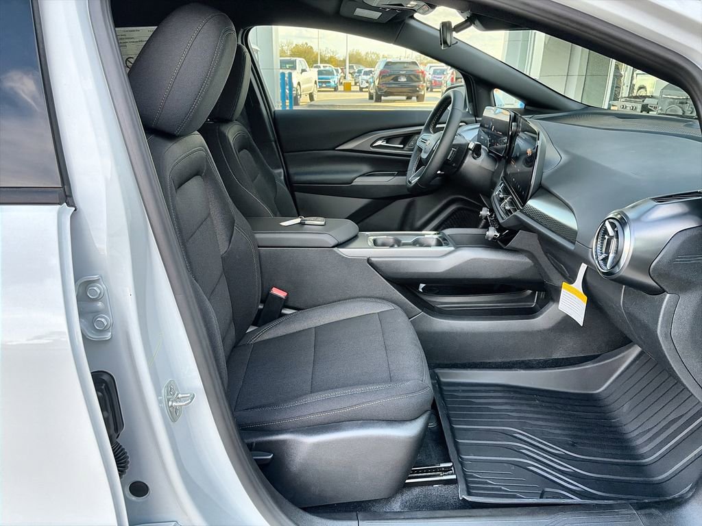 New 2026 Chevrolet Equinox EV LT image 29