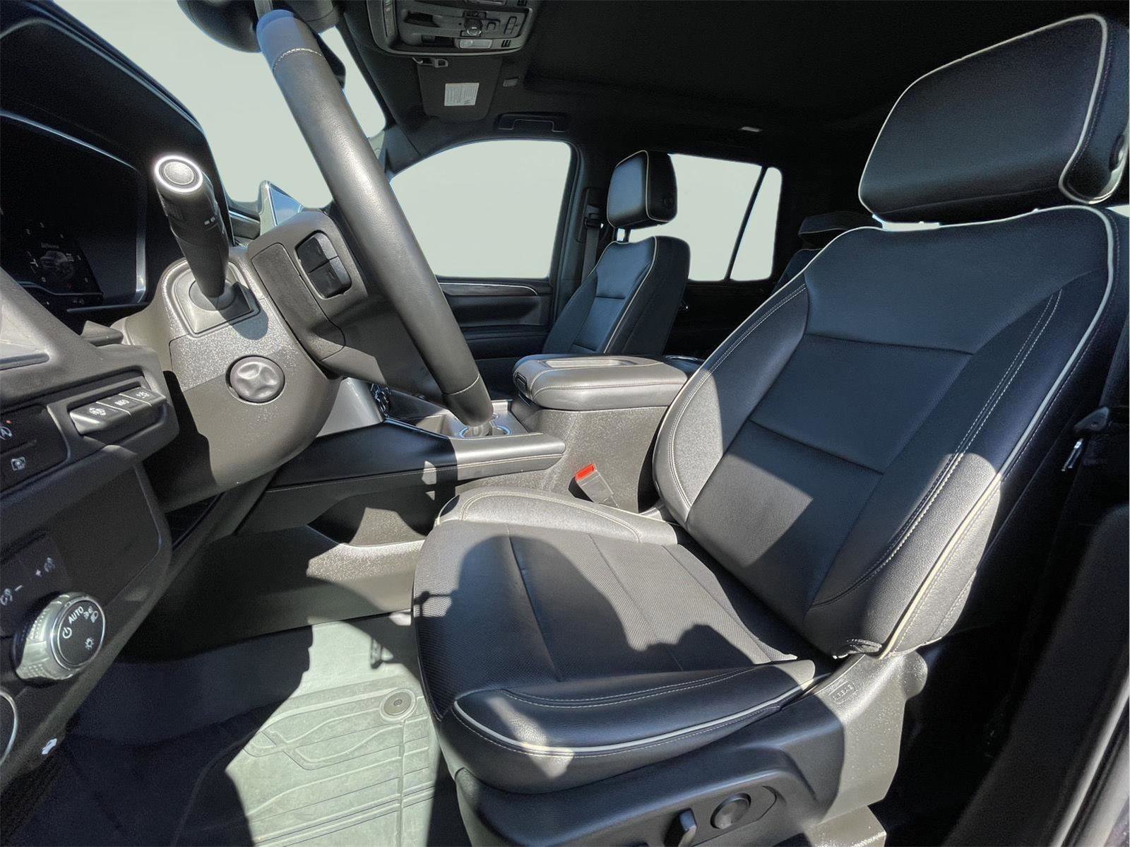 Used 2023 Chevrolet Tahoe Premier AWD/4WD image 14