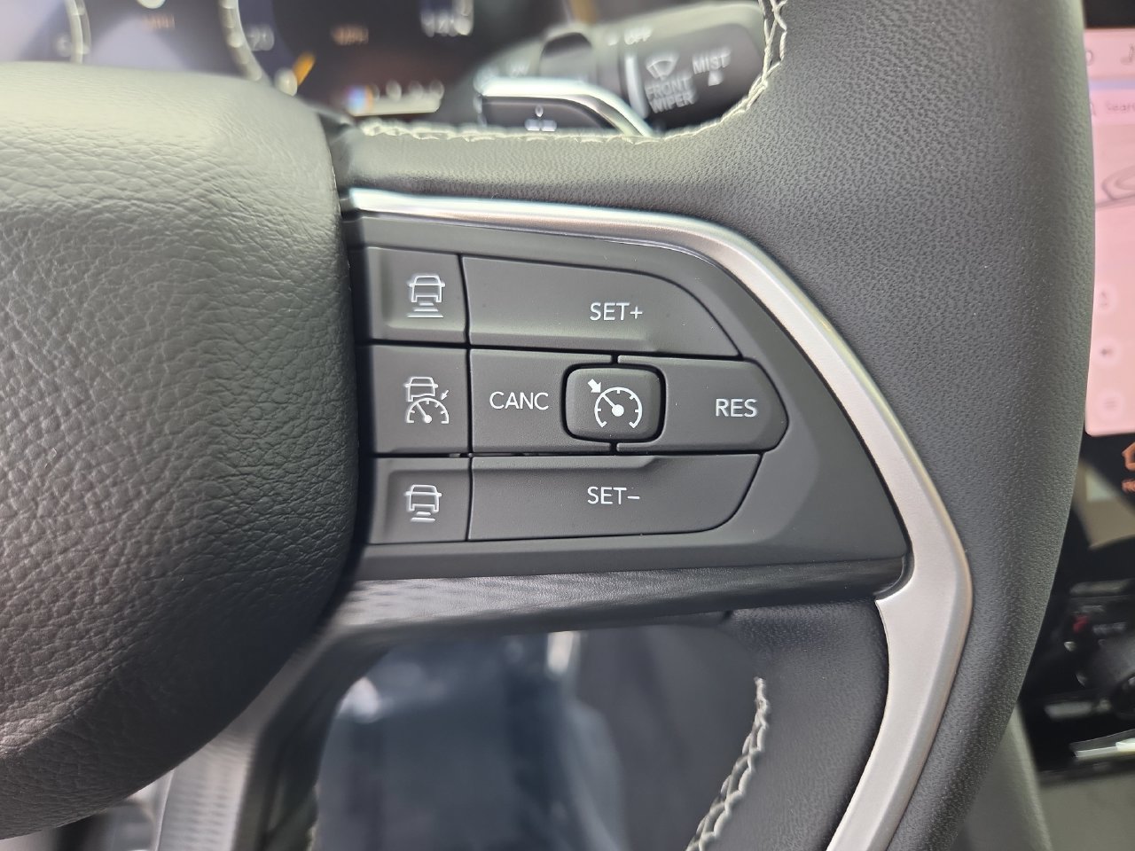 New 2027 Jeep Grand Cherokee Laredo X RWD image 13