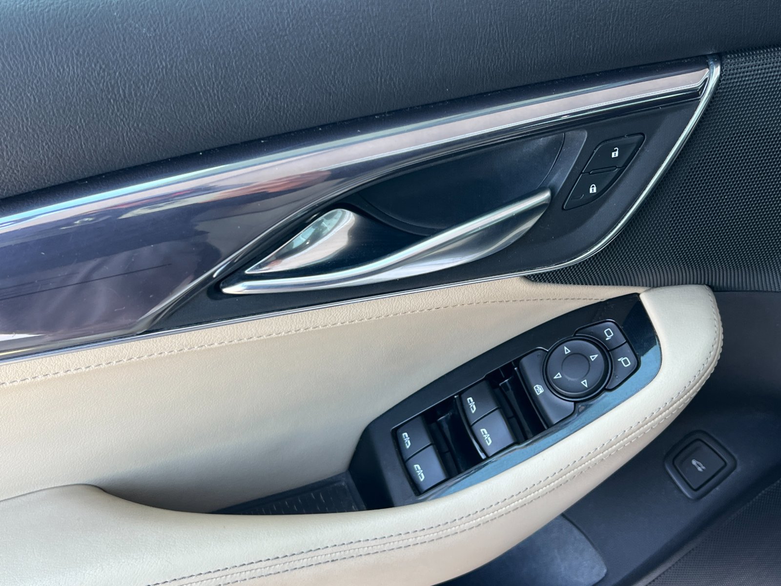 Used 2020 Cadillac CT5 Luxury w/ Cold Weather Package RWD image 11