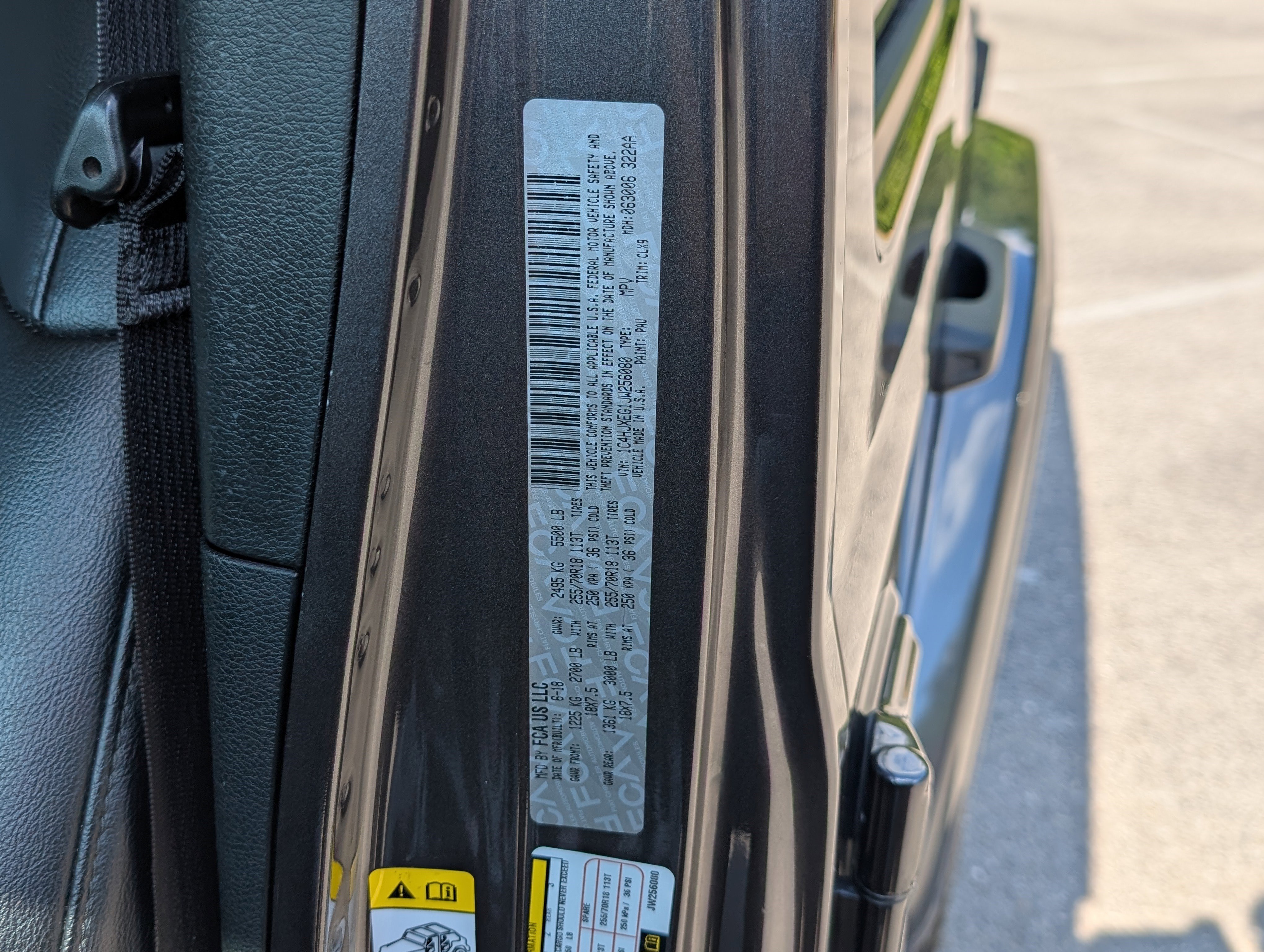 Used 2018 Jeep Wrangler Unlimited Sahara AWD/4WD image 37