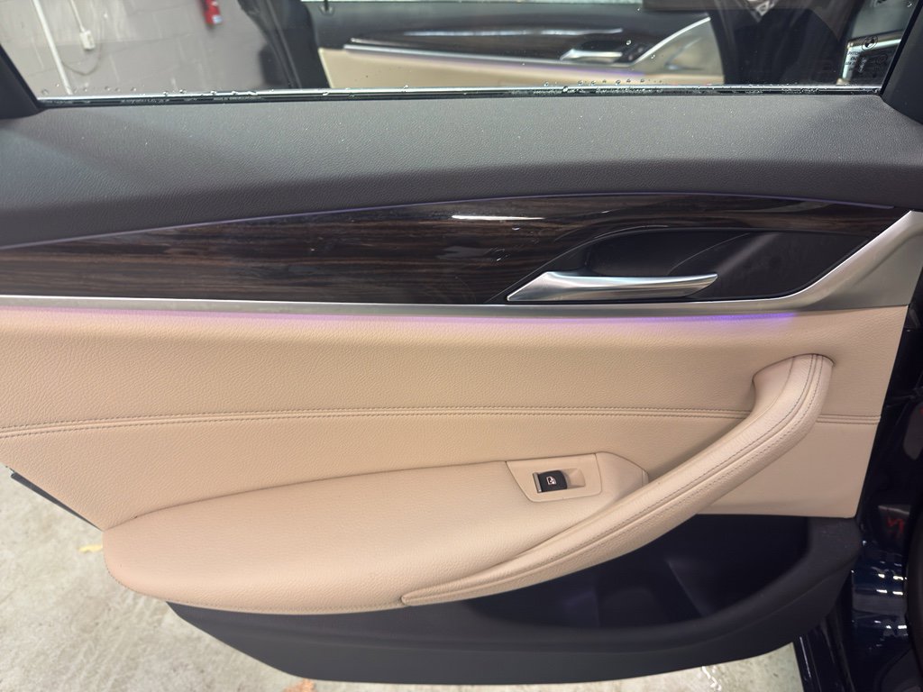 Used 2017 BMW 530i xDrive image 29