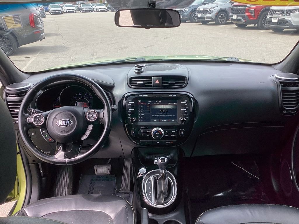 Used 2015 Kia Soul + w/ Primo Package FWD image 16