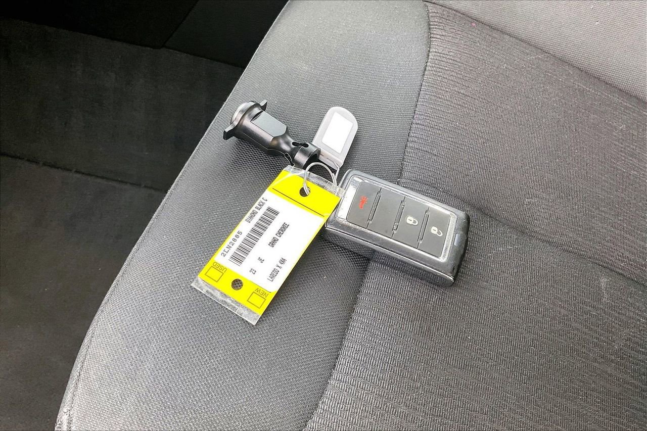 Certified 2023 Jeep Grand Cherokee Laredo X image 33