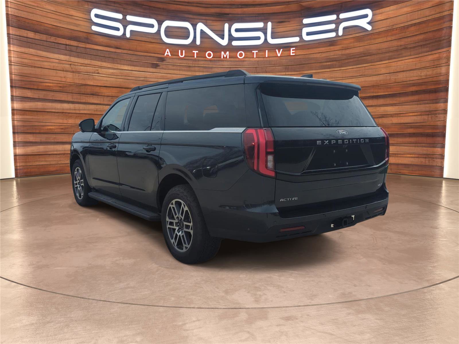 Used 2025 Ford Expedition Max Active AWD/4WD image 3