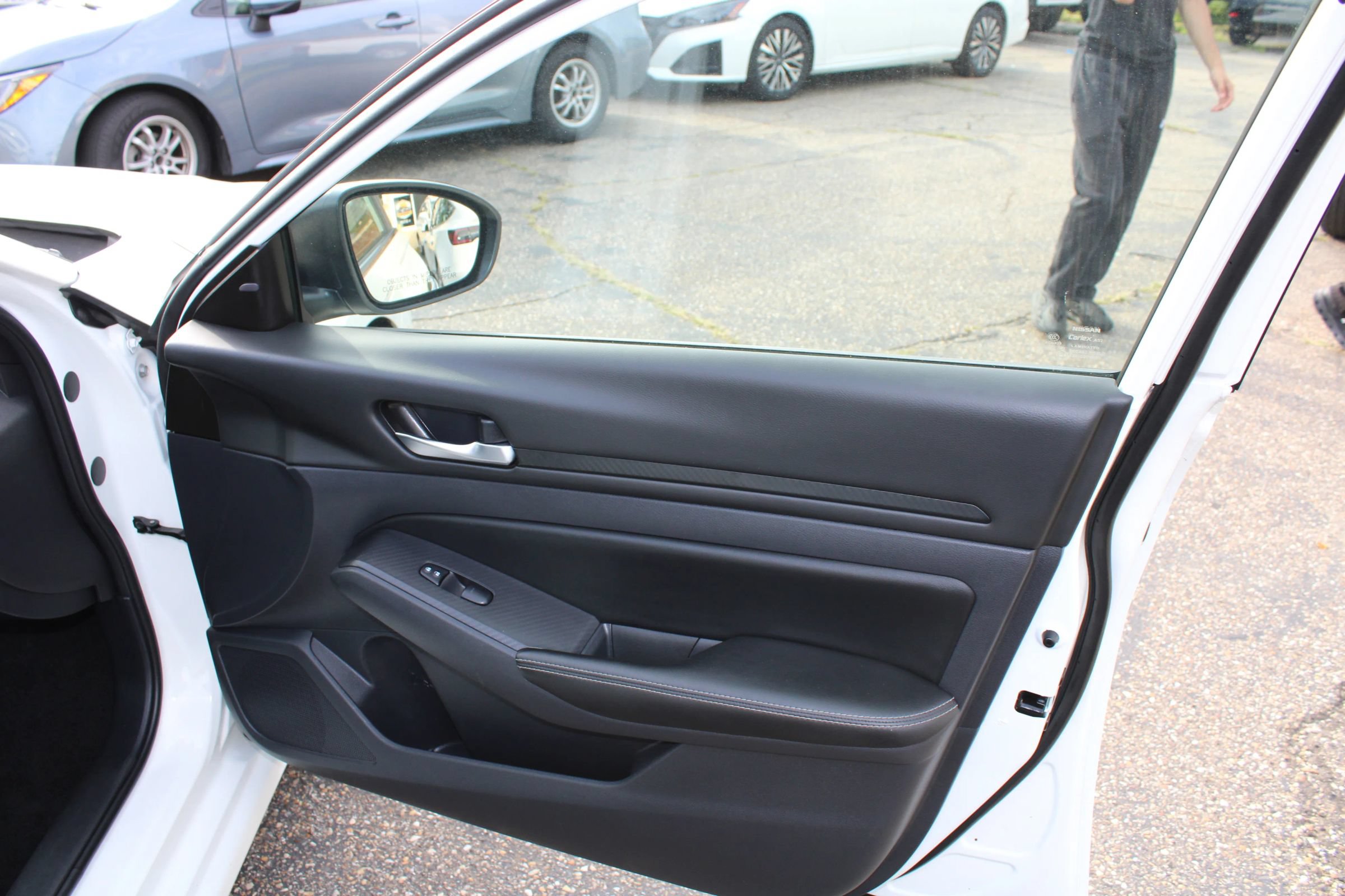 Used 2024 Nissan Altima 2.5 SV FWD image 20