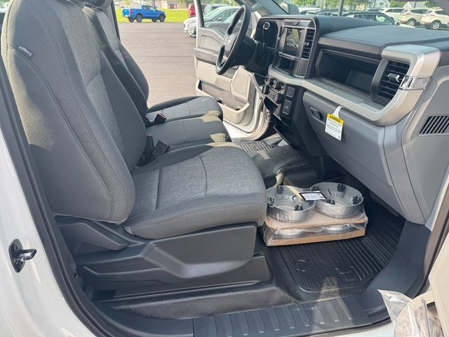 New 2025 Ford F250 XLT image 9