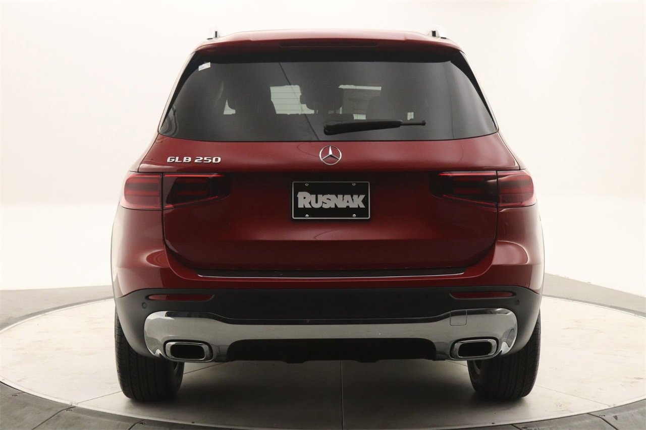 New 2025 Mercedes-Benz GLB 250 image 3