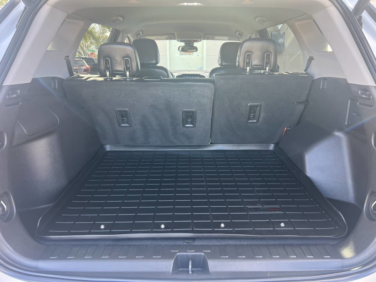 Used 2020 GMC Terrain SLT w/ Preferred Package image 16