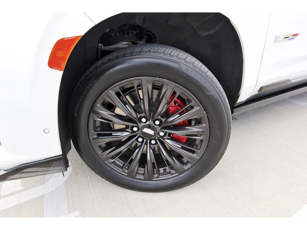 Certified 2023 Cadillac Escalade V w/ LPO, ONYX Package image 32