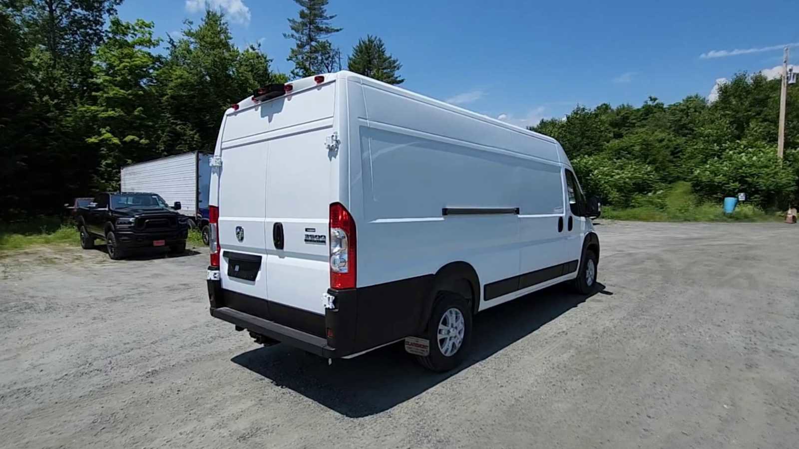 New 2024 RAM ProMaster 3500 w/ Quick Order Package 22G SLT image 8