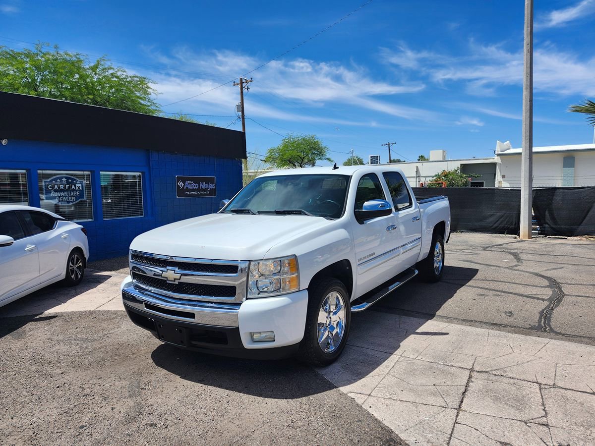 Used 2011 Chevrolet Silverado 1500 LT w/ Regional Value Package image 3