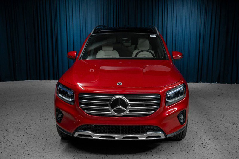 New 2026 Mercedes-Benz GLB 250 image 2