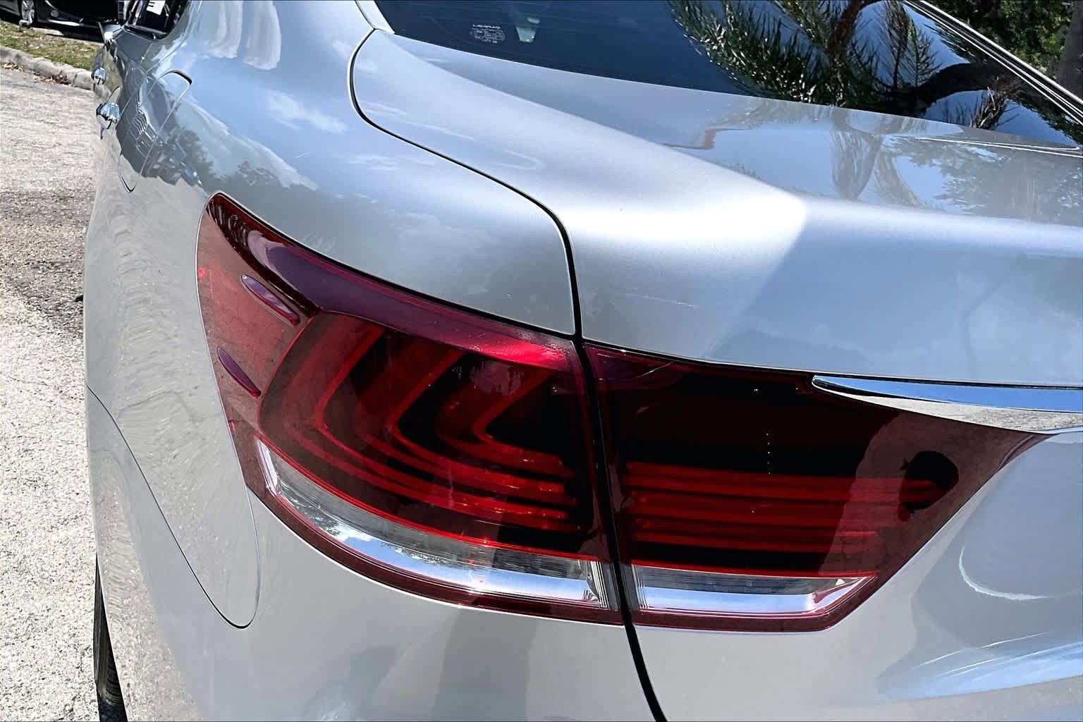 Used 2014 Lexus LS 460 w/ Comfort Package RWD image 29