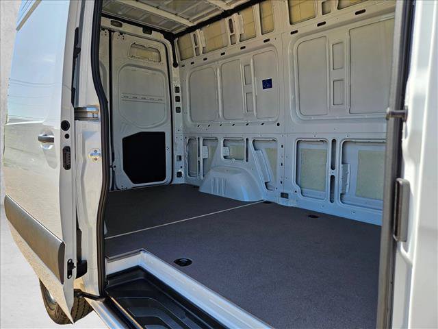 Used 2025 Mercedes-Benz Sprinter 2500 image 20