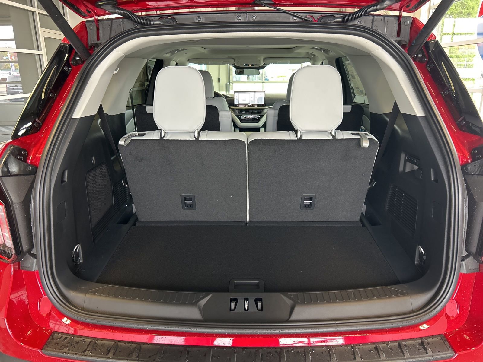 New 2026 Ford Explorer Platinum image 11