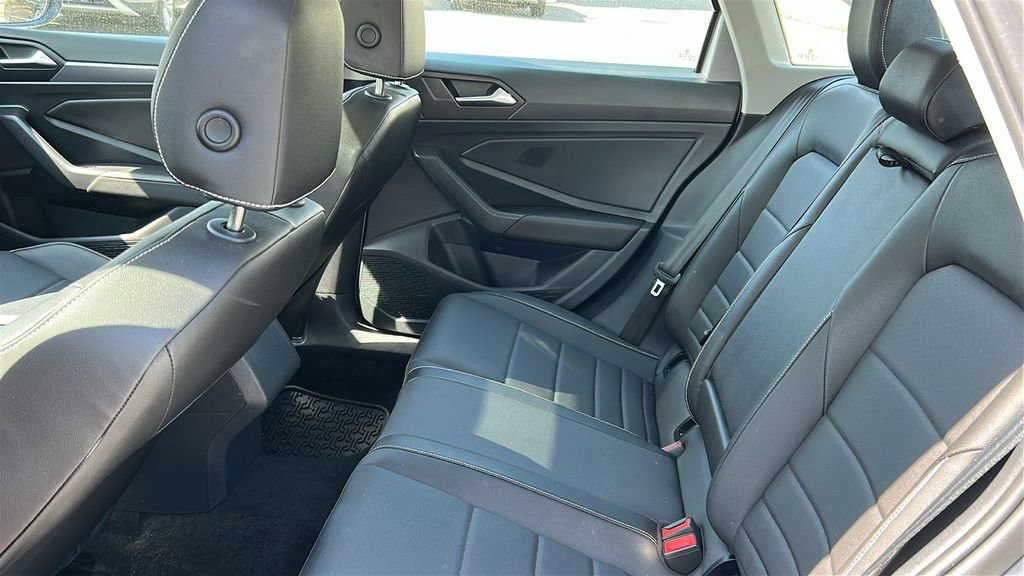 Used 2023 Volkswagen Jetta SE w/ Panoramic Sunroof Package FWD image 24