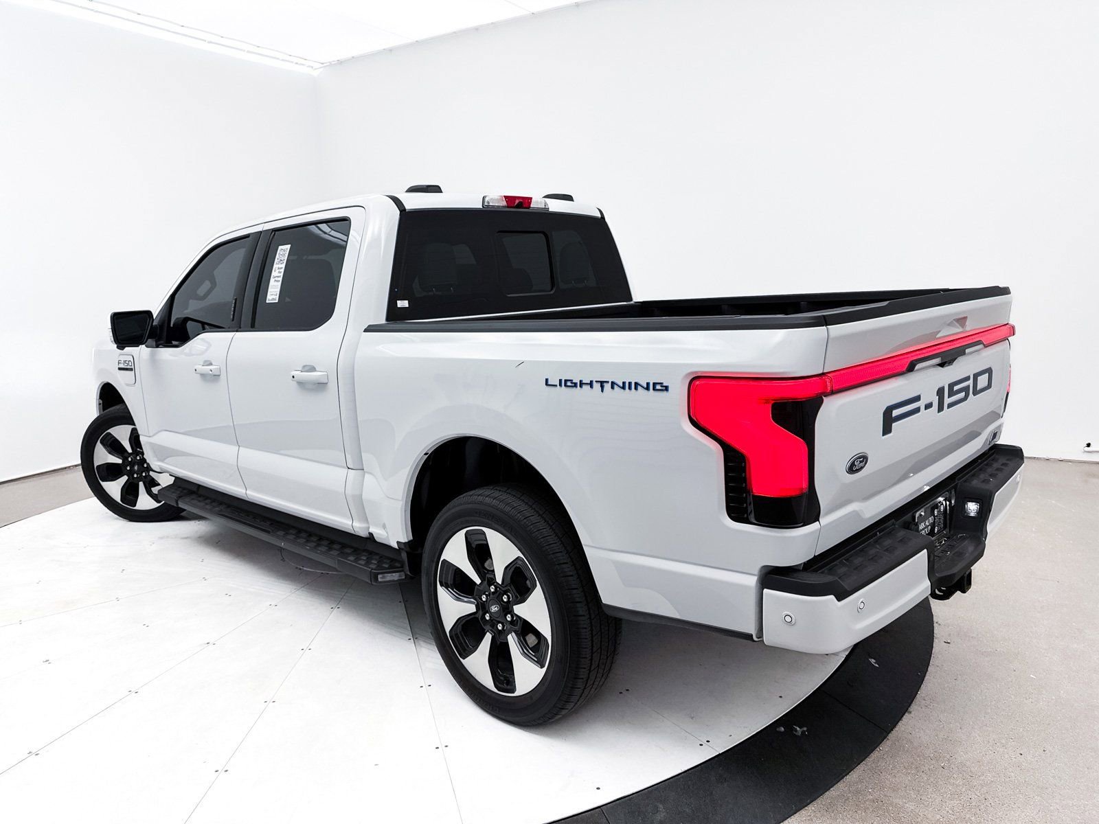 Used 2023 Ford F150 Lightning Platinum image 2