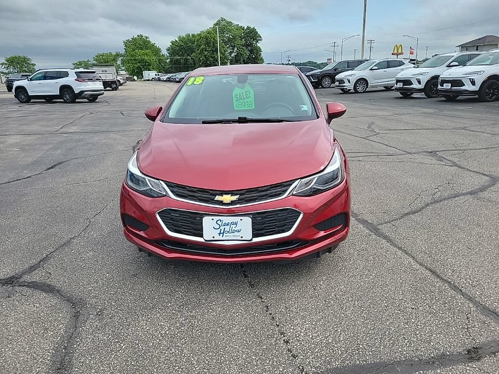 Used 2018 Chevrolet Cruze LT w/ Convenience Package FWD image 2