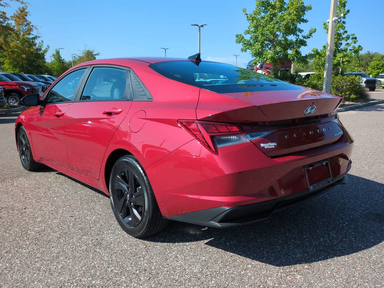 Used 2022 Hyundai Elantra Blue FWD image 4