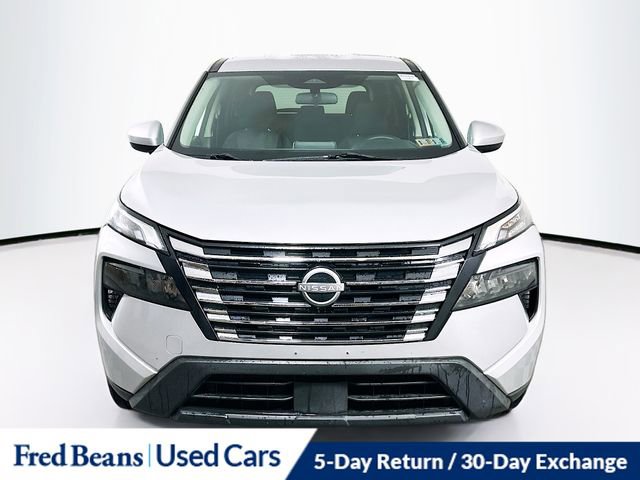 Used 2024 Nissan Rogue SV image 2