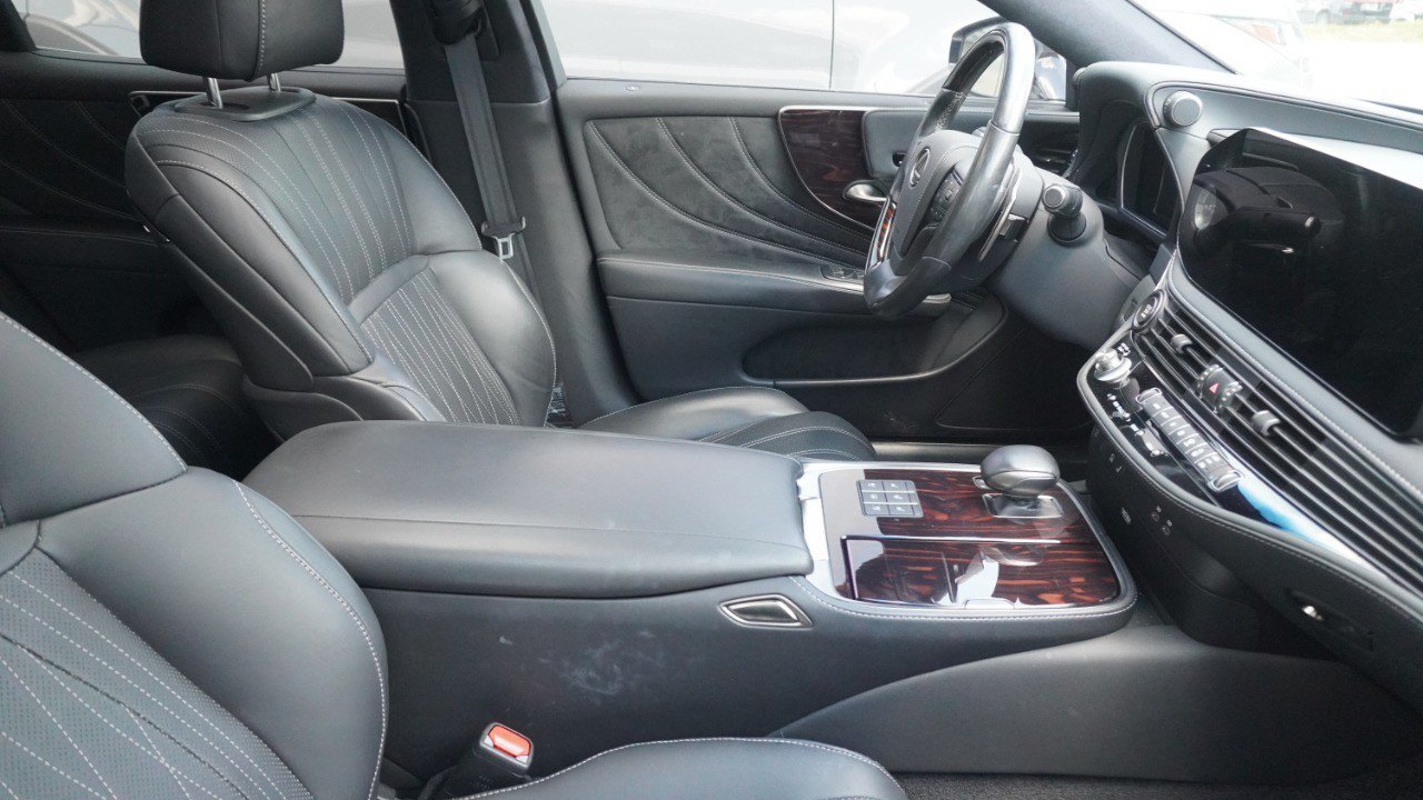 Used 2023 Lexus LS 500 w/ Interior Upgrade Package RWD image 10