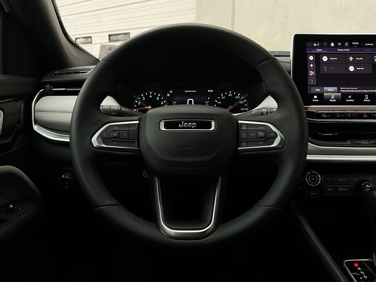 Used 2025 Jeep Compass Limited image 36