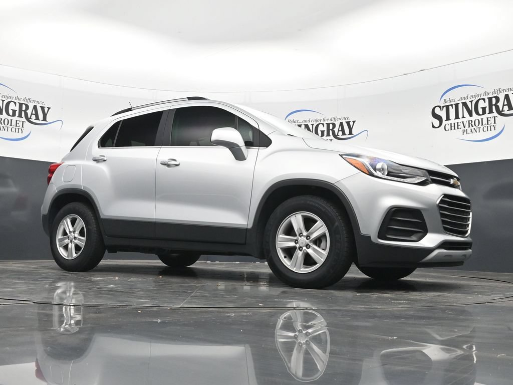Used 2020 Chevrolet Trax LT w/ Driver Confidence Package FWD image 26
