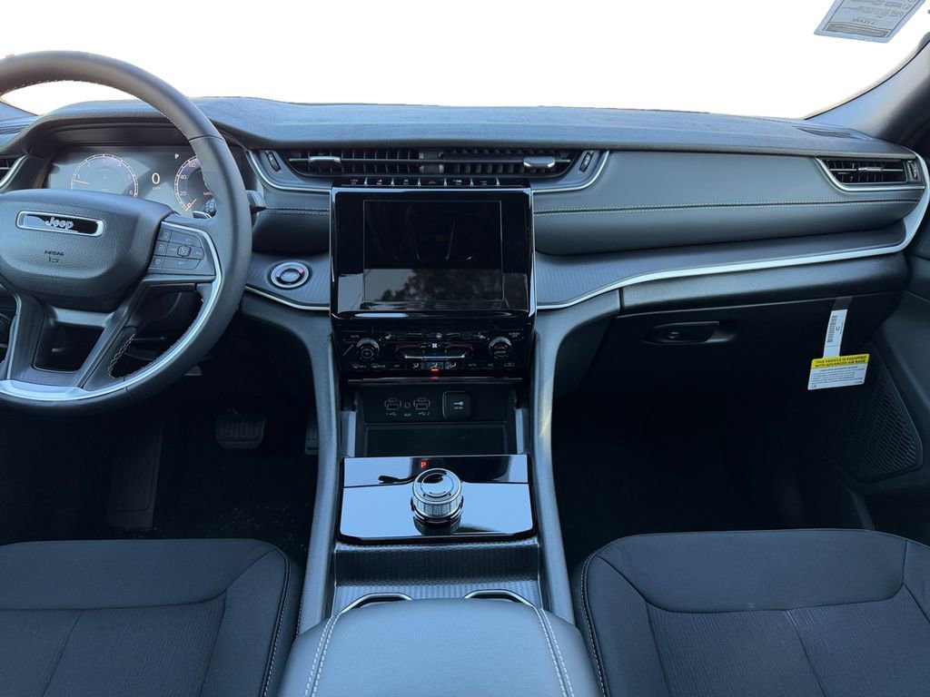 New 2025 Jeep Grand Cherokee Laredo X w/ Luxury Tech Group I image 10