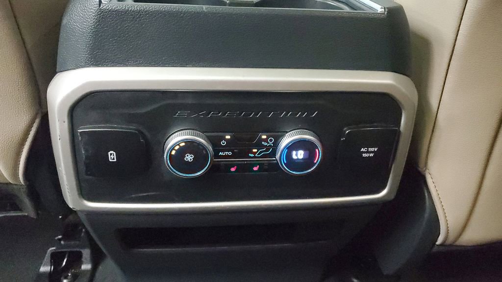 Used 2024 Ford Expedition Max Limited image 16