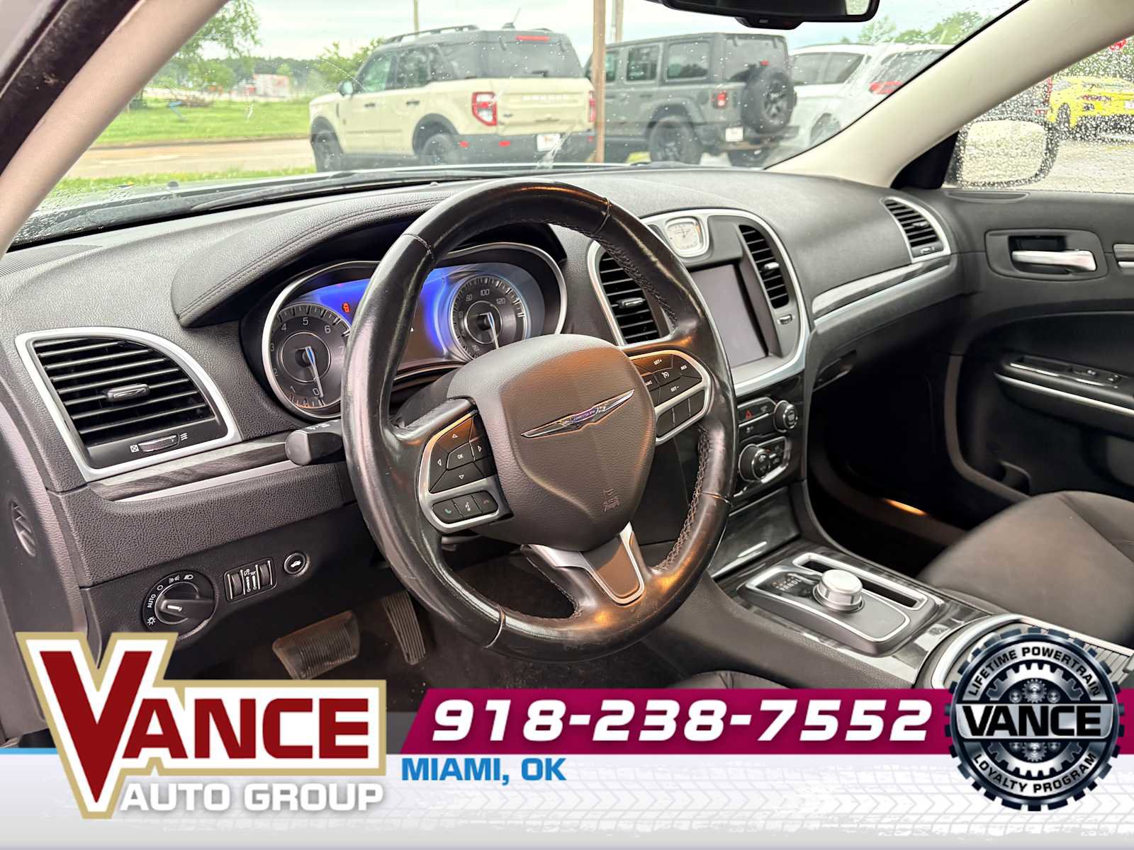 Used 2022 Chrysler 300 Touring w/ Sport Appearance Package RWD image 11