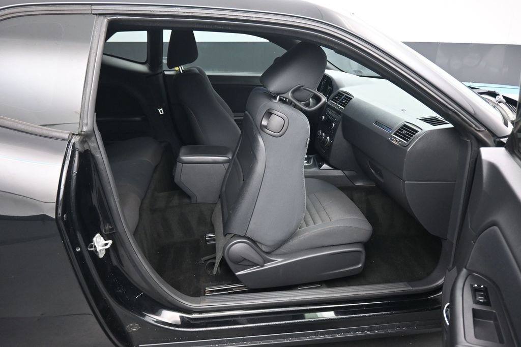 Used 2012 Dodge Challenger SXT RWD image 34