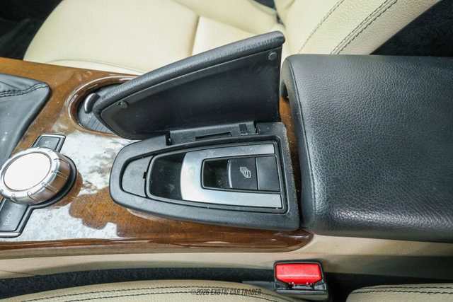 Used 2015 Mercedes-Benz SLK 250 image 42