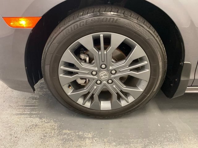 Used 2025 Honda Odyssey Touring image 32