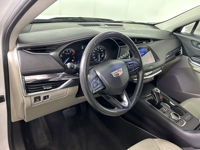 Used 2019 Cadillac XT4 Luxury w/ Cold Weather Package image 14